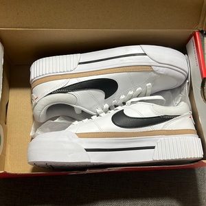 Nike Court Legacy Lift